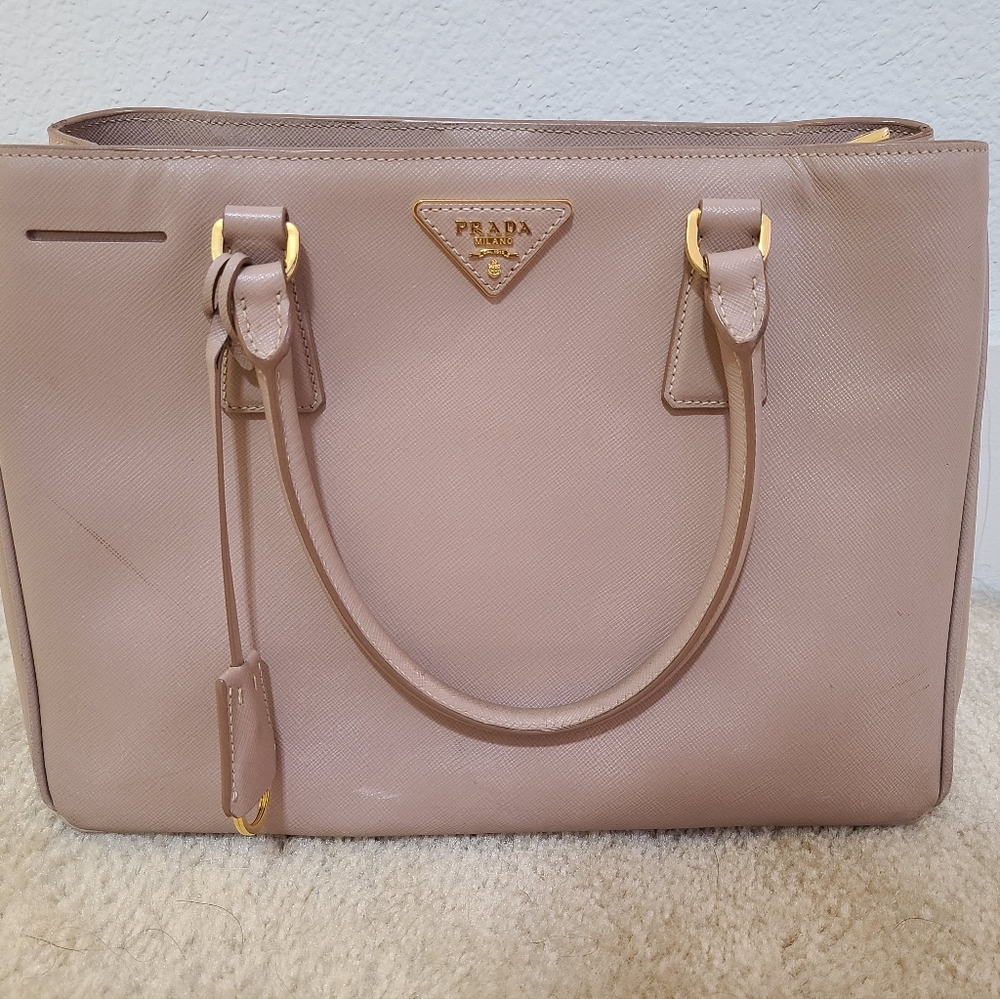 AUTHENTIC Prada Saffiano Lux Medium in Cammeo